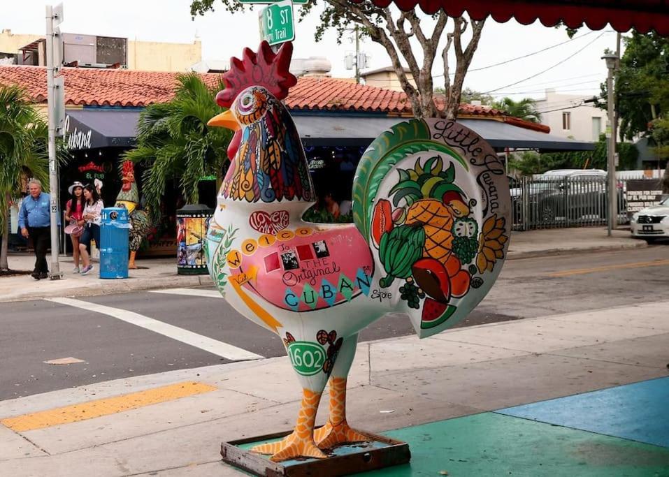 Amazing Experience In Calle Ocho Miami Buitenkant foto