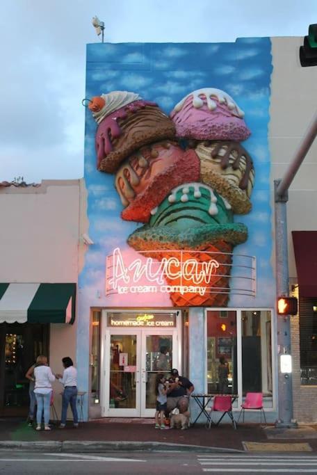 Amazing Experience In Calle Ocho Miami Buitenkant foto